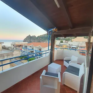 Taormina Mare , SantʼAlessio Siculo Italia