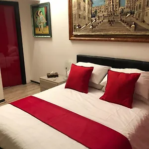 Papalina , Roma Italia